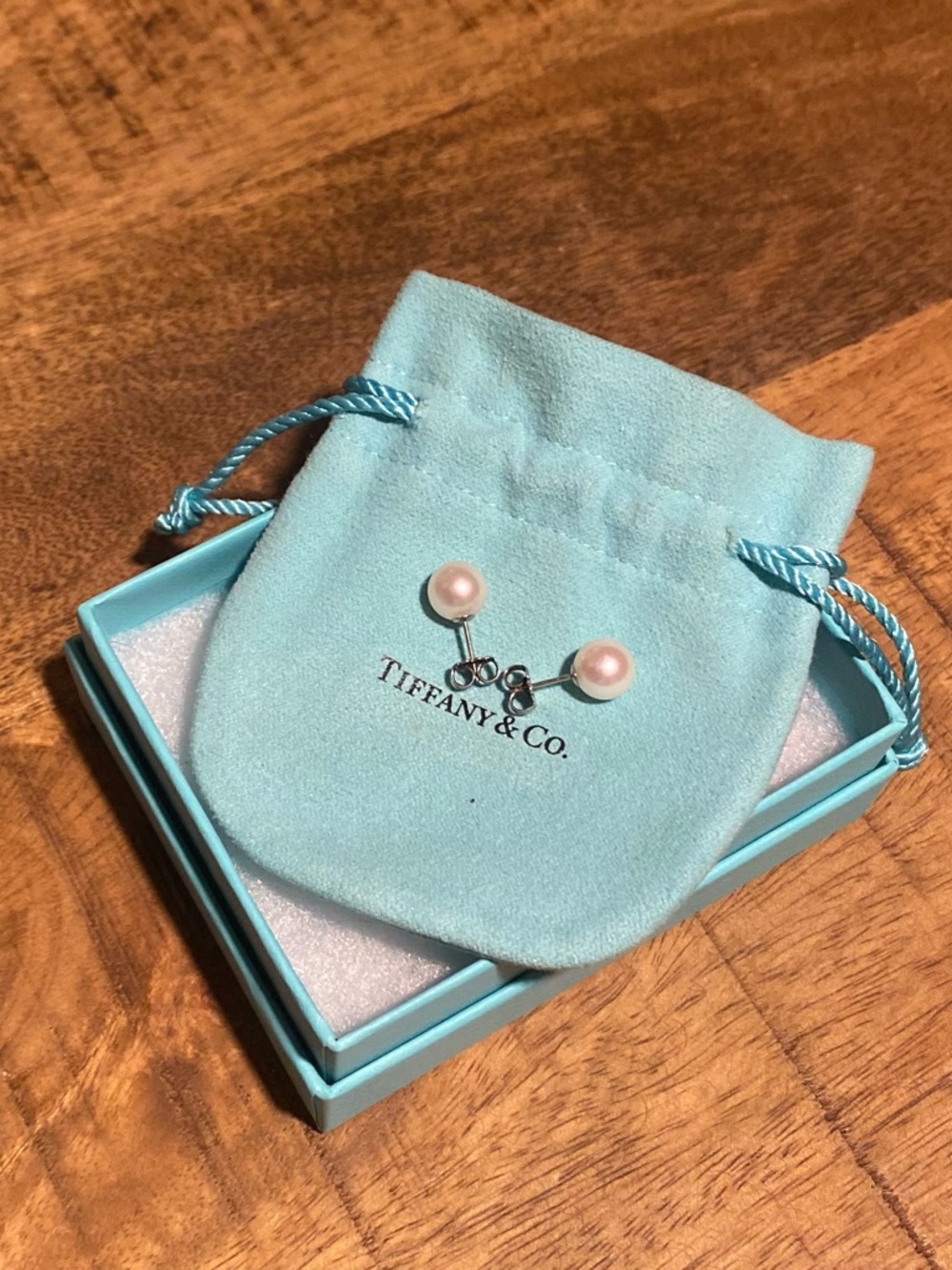 Tiffany signature pearls earrings